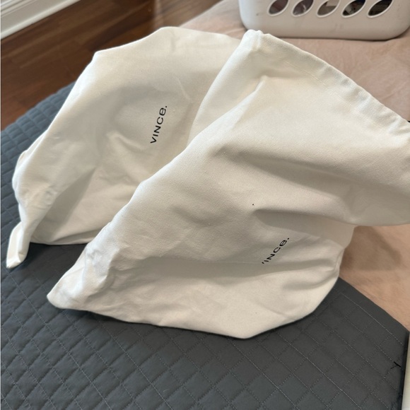 NEW! Vince Kaelyn Waterpoof Leather Boots - Picture 4 of 11